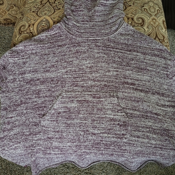 EUC Barefoot Dreams Cozychic Funnel Neck Pullover Red Wine Marled Oversized OS - Picture 8 of 14